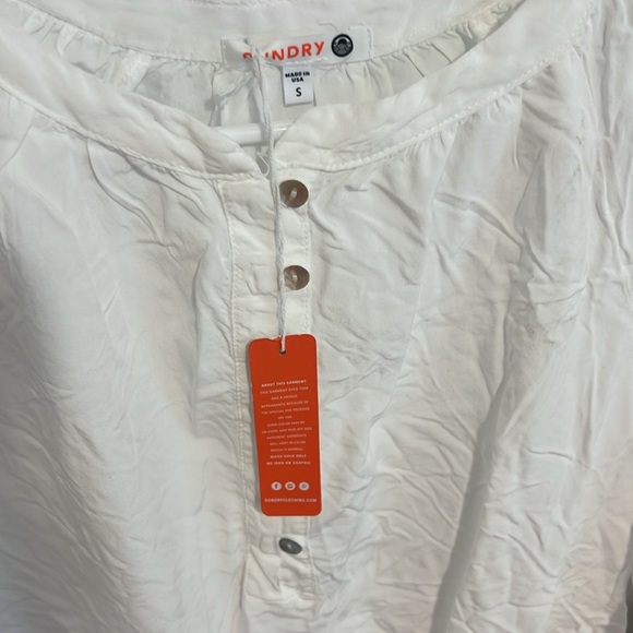 Sundry Flowy Top - Picture 2 of 4